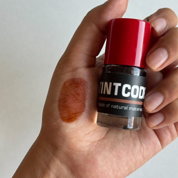 تینت لب قهوه ای tint code